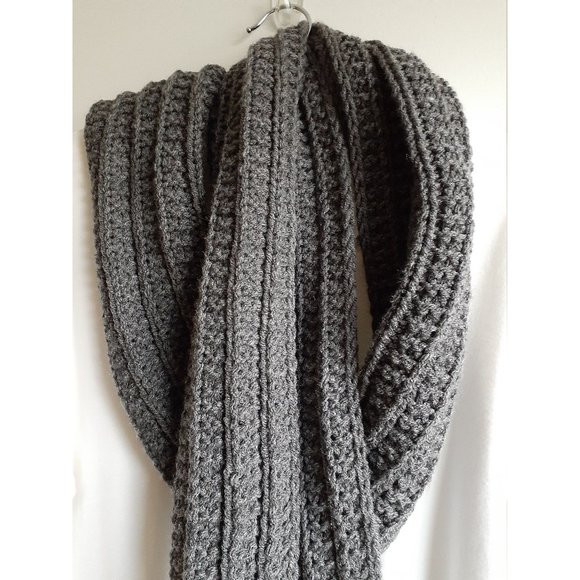 Silver gray acrylic shawl knitted - Picture 1 of 9
